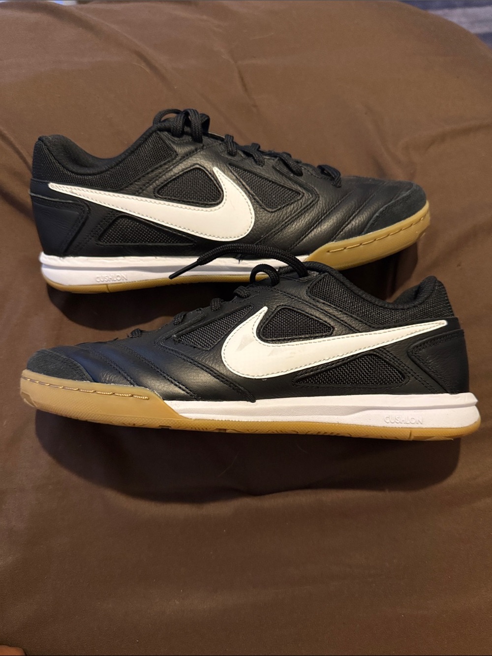 Nike Men’s Indoor Soccer Sneakers - Black/White/Gum Men’s 8 -new no box
